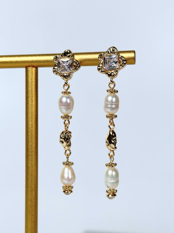 Artemis Sallantılı İnci Küpe