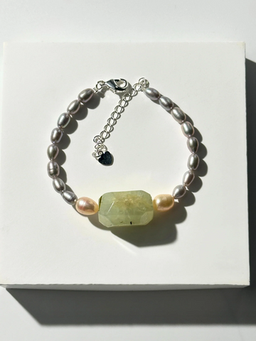 Daira Doğal Taş Detaylı Gri İnci Bileklik