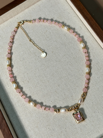 Gina İnci Detaylı Pembe Kuvars Kolye