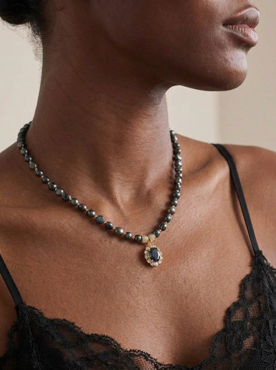 Nathalia Siyah İnci Zirkon Uçlu Kolye